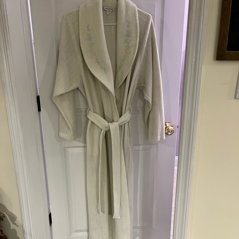 Embroidered Cream Robe